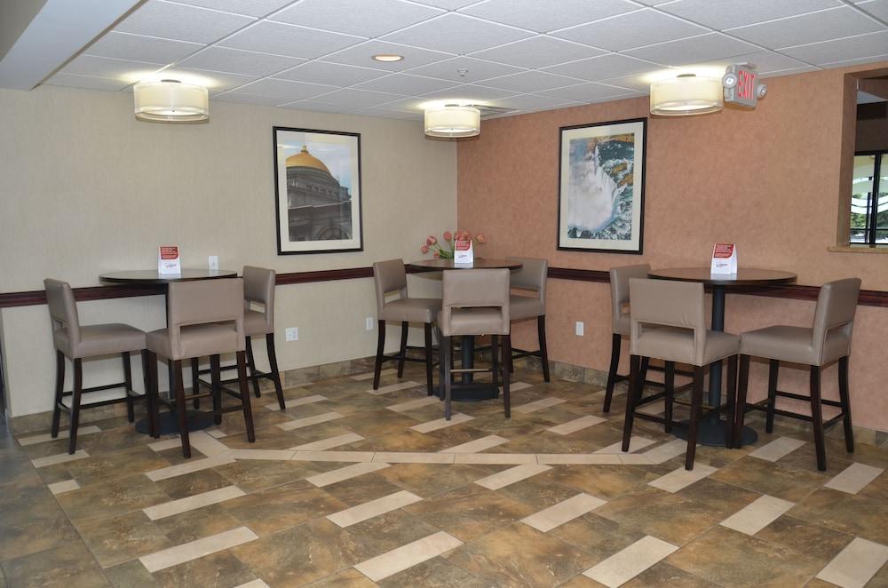 Quality Inn Near Walden Galleria Mall Чіктоваґа Екстер'єр фото