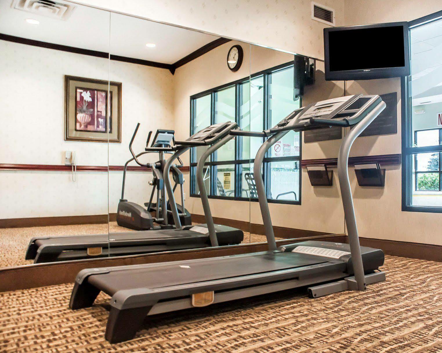 Quality Inn Near Walden Galleria Mall Чіктоваґа Екстер'єр фото