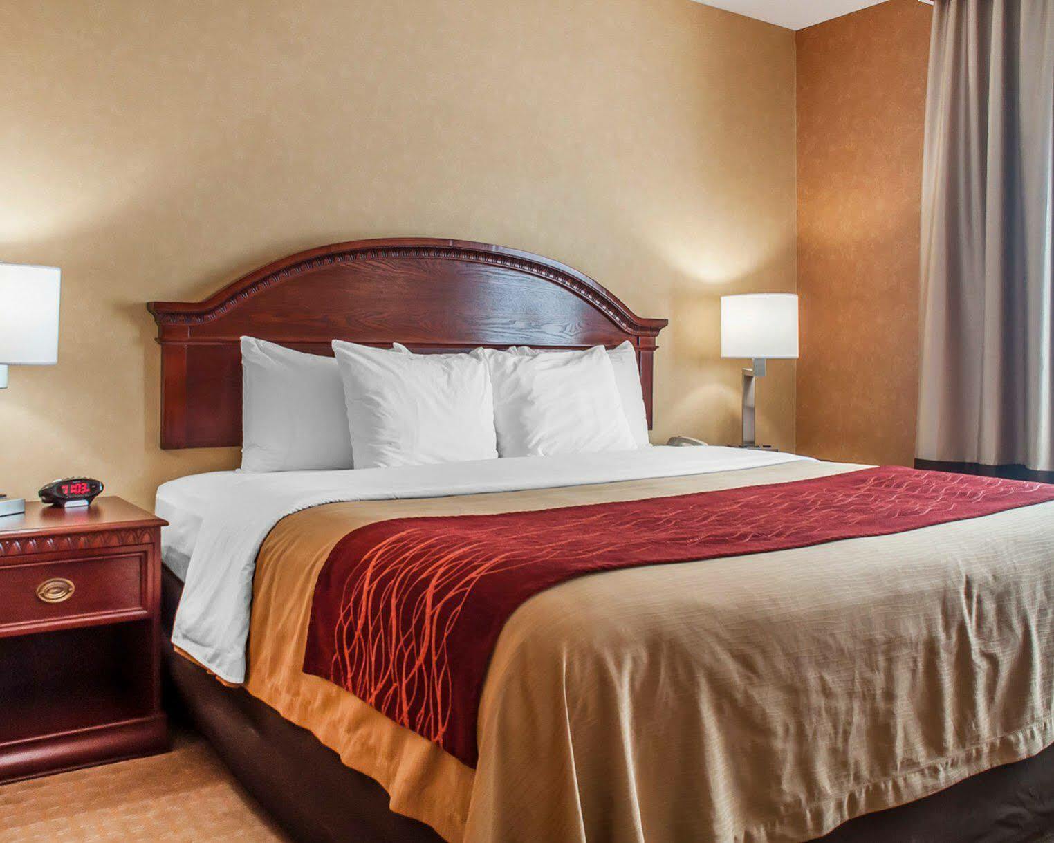 Quality Inn Near Walden Galleria Mall Чіктоваґа Екстер'єр фото