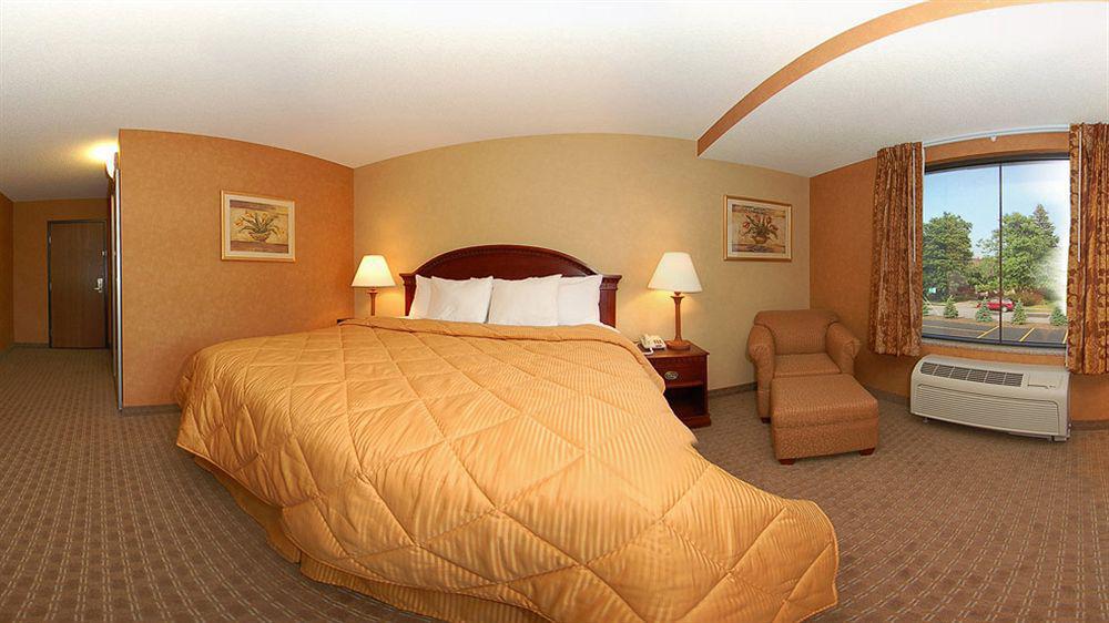 Quality Inn Near Walden Galleria Mall Чіктоваґа Екстер'єр фото